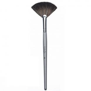 Кисть для лица KARAJA RACOON FAN BRUSH №11